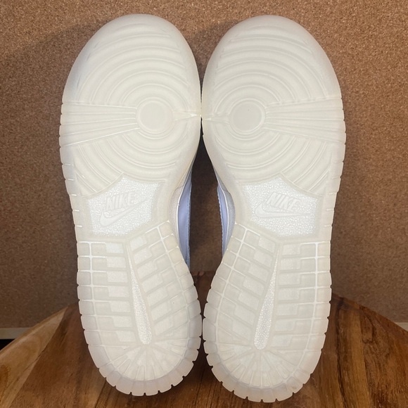 Nike
Dunks gs
Rainbow lace swoosh’ - Picture 7 of 12